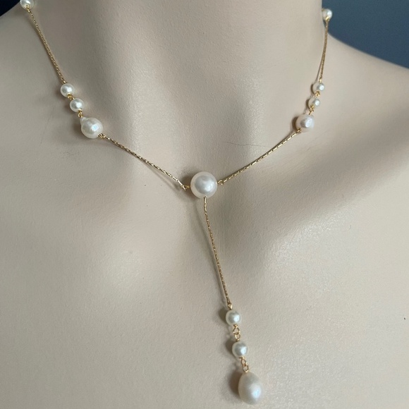 ANTHROPOLOGIE Spaced Pearl Y-Neck Necklace - Ivory NWT - Picture 2 of 6